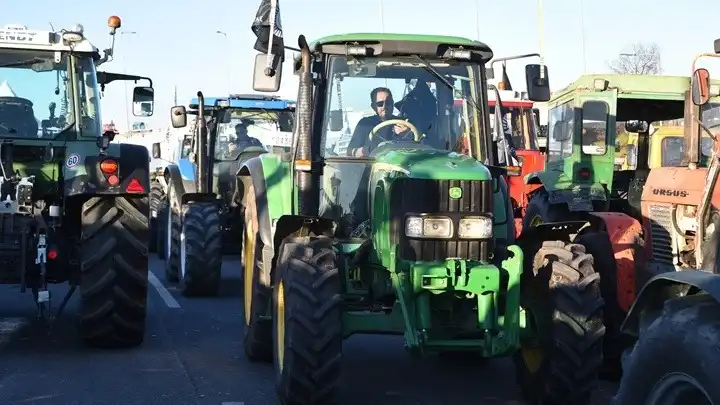 Τι ισχύει για τα αγροτικά μπλόκα σήμερα – Πού υπάρχουν αποκλεισμοί