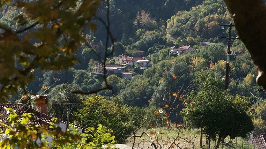 Με λίγα γερόντια τα ορεινά χωριά της Ηπείρου κατά τις εορτές