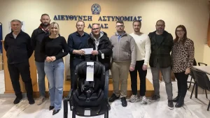Δύο παιδικά καθίσματα δώρο, από την Ένωση Αστυνομικών Υπαλλήλων Άρτας, με μήνυμα οδικής ασφάλειας