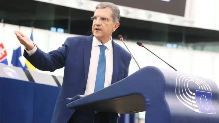 Ενεργοποίηση των μέτρων οικονομικής στήριξης για νοικοκυριά και επιχειρήσεις ζητά από την Κομισιόν ο Γ. Αυτιάς