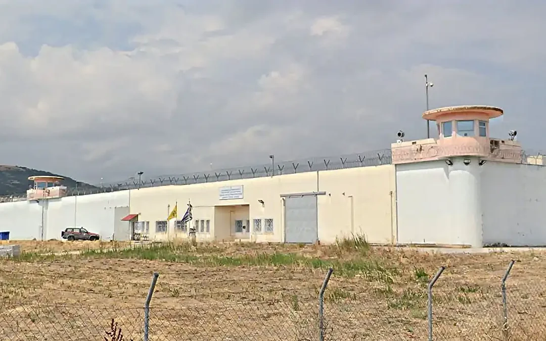 Φυλακές Δομοκού: Μαχαίρια, λάμες και συλλήψεις μετά τη δολοφονία ισοβίτη