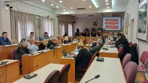 Λαϊκή Συσπείρωση Ηπείρου: Κριτική για Γράμμο, συμφωνία ΕΕ–Mercosur και νέο πάρκινγκ στην οδό Παπανδρέου