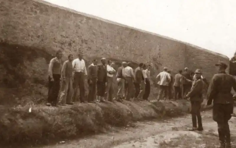 Κηρύχθηκε μνημείο το σύνολο της συλλογής φωτογραφιών των 200 της Καισαριανής