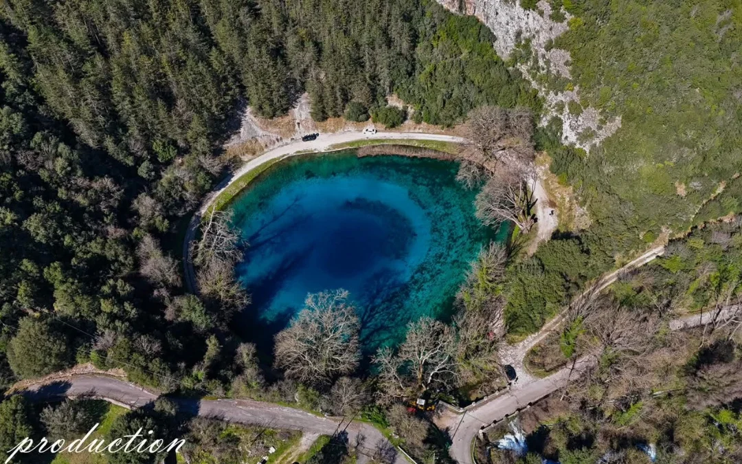 Βηρός: Γέμισε η γαλάζια λίμνη πηγών Λούρου (βίντεο)