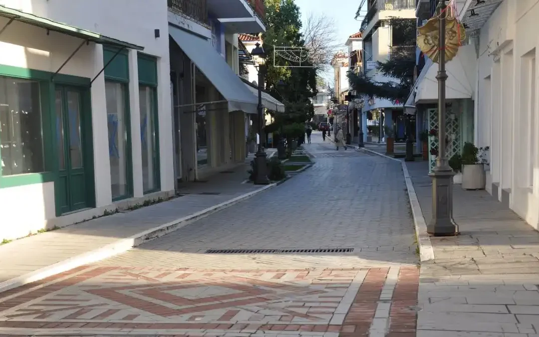 Ανοικτά τα καταστήματα την Κυριακή – Πιέσεις στο πασχαλινό τραπέζι και «αγορά δύο ταχυτήτων»