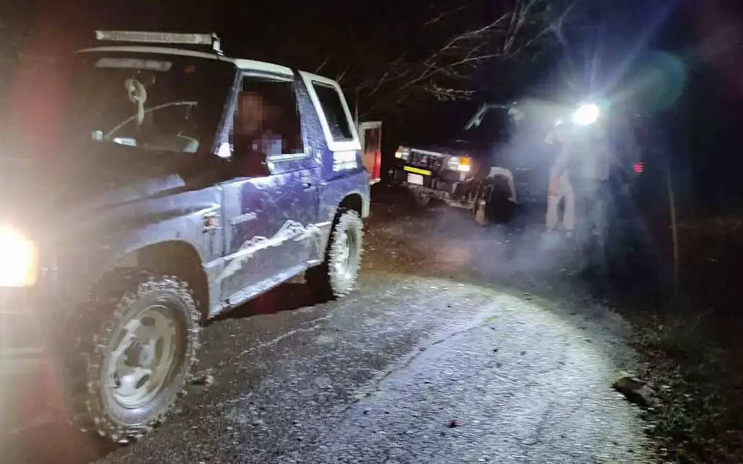 Σεριζιανά: Εγκλωβίστηκαν τρία άτομα με ΙΧ στη λάσπη – Επιχείρηση διάσωσης από το ΠΚ Θεσπρωτικού