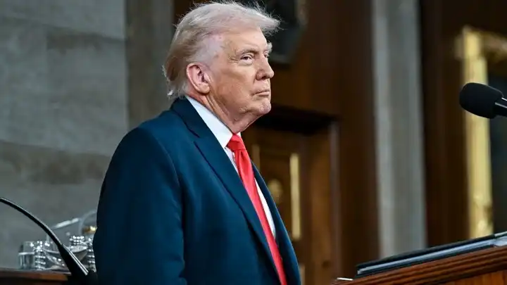 Ντοκουμέντα σχετικά με τον Ντ.Τραμπ αφαιρέθηκαν από το φάκελο για τον Έπστιν