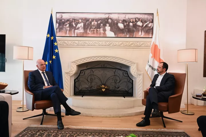 Δένδιας σε Χριστοδουλίδη: Είμαστε απολύτως στη διάθεσή της Κύπρου (βίντεο)