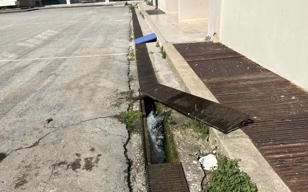 Σκληρή ανακοίνωση της ΕΛΜΕ Ιωαννίνων κατά Δήμου Ιωαννιτών και κυβέρνησης, για τα προβλήματα στα σχολικά κτίρια