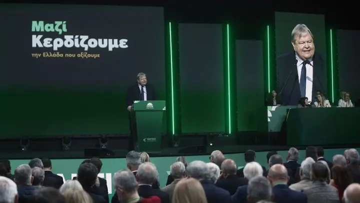 Βενιζέλος από το συνέδριο του ΠΑΣΟΚ: «Νέο κοινωνικό συμβόλαιο και πολιτική ανασυγκρότηση της χώρας»