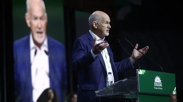 Παπανδρέου από το Συνέδριο ΠΑΣΟΚ: Πρόταση ριζοσπαστικής ανασυγκρότησης και «Βίβλος Δημοκρατικών Μεταρρυθμίσεων»