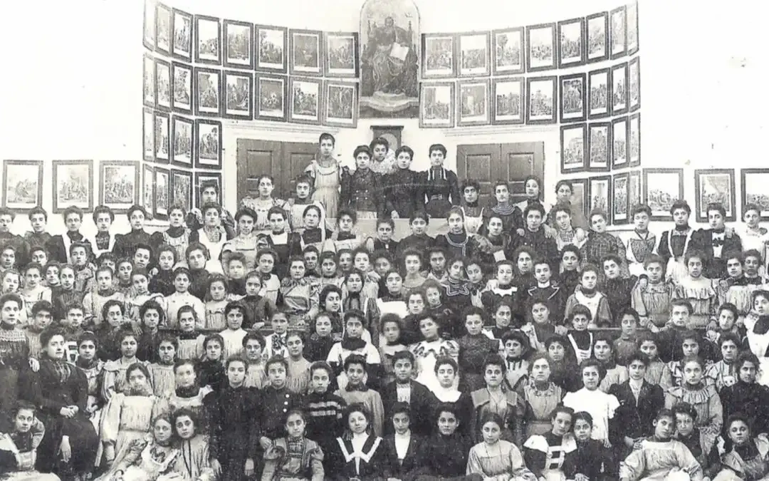 Με αφορμή την Παγκόσμια Ημέρα της Γυναίκας – Τα Παρθεναγωγεία και η αγωγή των κοριτσιών