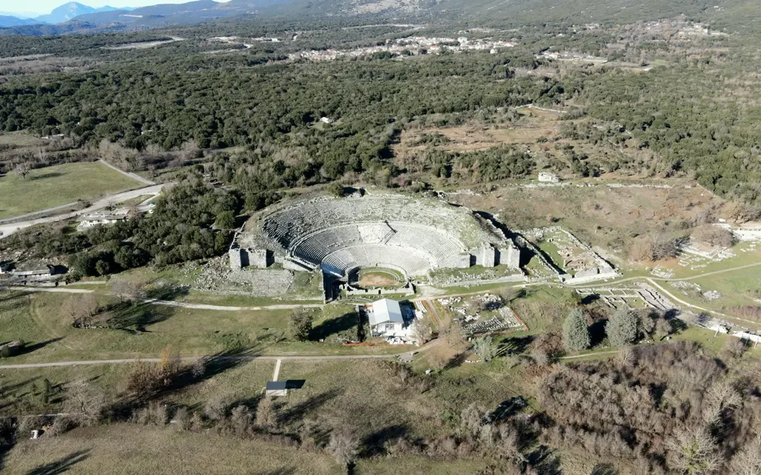 Αρχαίο Θέατρο Δωδώνης: Ένα από τα μεγαλύτερα θέατρα της αρχαιότητας (βίντεο)