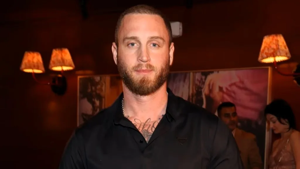 Ο γιος του Τομ Χανκς ταξίδεψε με το ελληνικό του διαβατήριο στην Κολομβία και δεν μπορεί να επιστρέψει στις ΗΠΑ