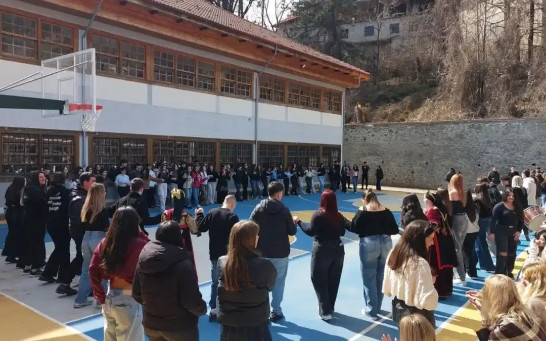 Τα ΓΕΛ Μετσόβου και Πεδινής «γεφυρώνουν» Ήπειρο και Κρήτη, με μια εκπαιδευτική συνεργασία