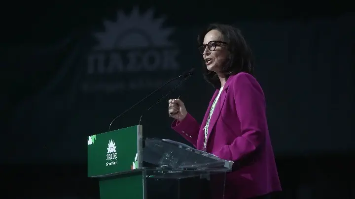 Διαμαντοπούλου στο συνέδριο ΠΑΣΟΚ: Υποψηφιότητα για Κεντρική Επιτροπή και μήνυμα αυτονομίας