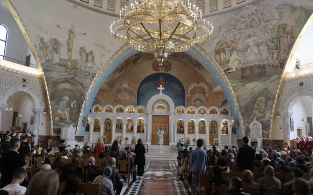 Οι Ορθόδοξοι σε όλη την Αλβανία προσκύνησαν τον Τίμιο Σταυρό