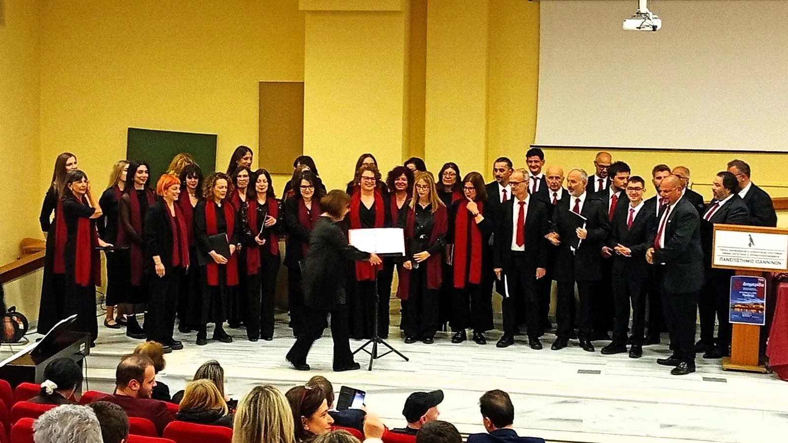 Η Χορωδία Πρέβεζας «Αρμονία» στην τελετή έναρξης της διημερίδας Επείγουσας Νοσηλευτικής
