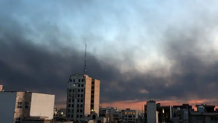 Οι ΗΠΑ κατέστρεψαν 17 πλοία και έπληξαν σχεδόν 2.000 στόχους στο Ιράν – Νεκρή 11χρονη από πτώση θραυσμάτων στο Κουβέιτ