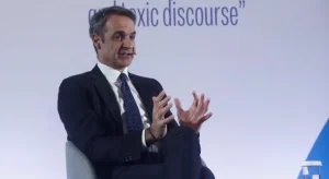 Athens Alitheia Forum – Μητσοτάκης: Εντός του μήνα οι αποφάσεις για τον περιορισμό πρόσβασης στα social media των κάτω των 15 ετών