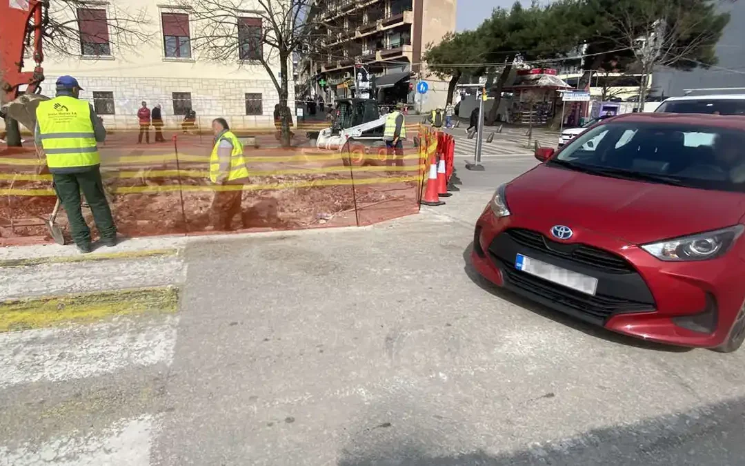 Ιωάννινα: Τέθηκαν σε εφαρμογή οι κυκλοφοριακές αλλαγές στην κεντρική πλατεία-Κίνηση από την κάθοδο (φωτογραφίες+βίντεο)