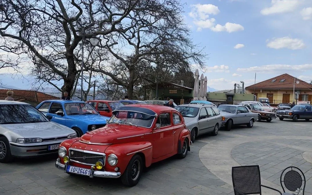 Κόνιτσα: Εντυπωσίασαν τα ιστορικά οχήματα της Λέσχης Κλασικού Αυτοκινήτου Μακεδονίας