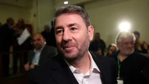 Ανδρουλάκης σε Μητσοτάκη: «Η δήθεν θεσμικότητα δεν καμουφλάρει τον πολιτικό σας κατήφορο»