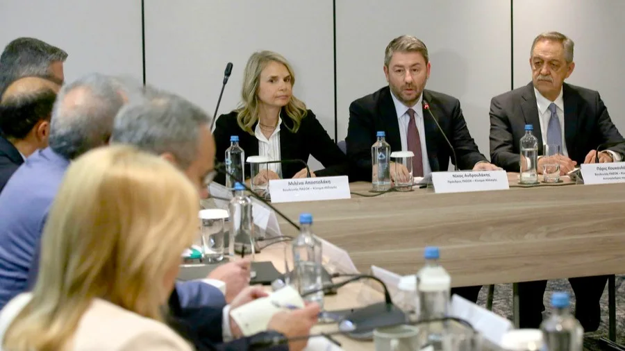 Τράπεζες: Οι προτάσεις Ανδρουλάκη για φόρους, χρεώσεις και Ταμείο Ανάκαμψης