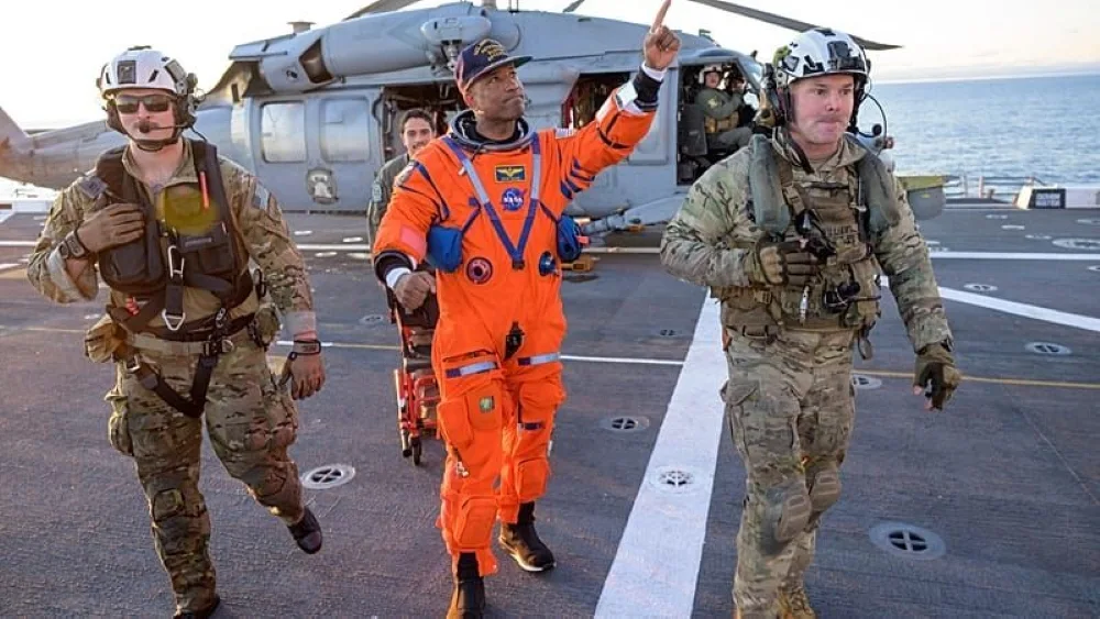 NASA: Επιτυχής επιστροφή της αποστολής Artemis II από τη Σελήνη (video)