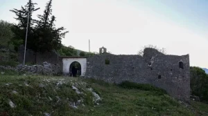Υπό αναστήλωση η ιστορική Μονή-μνημείο των Παμμεγίστων Ταξιαρχών Δερβιτσάνης – Την επισκέφθηκε ο Αλβανός υπουργός Πολιτισμού