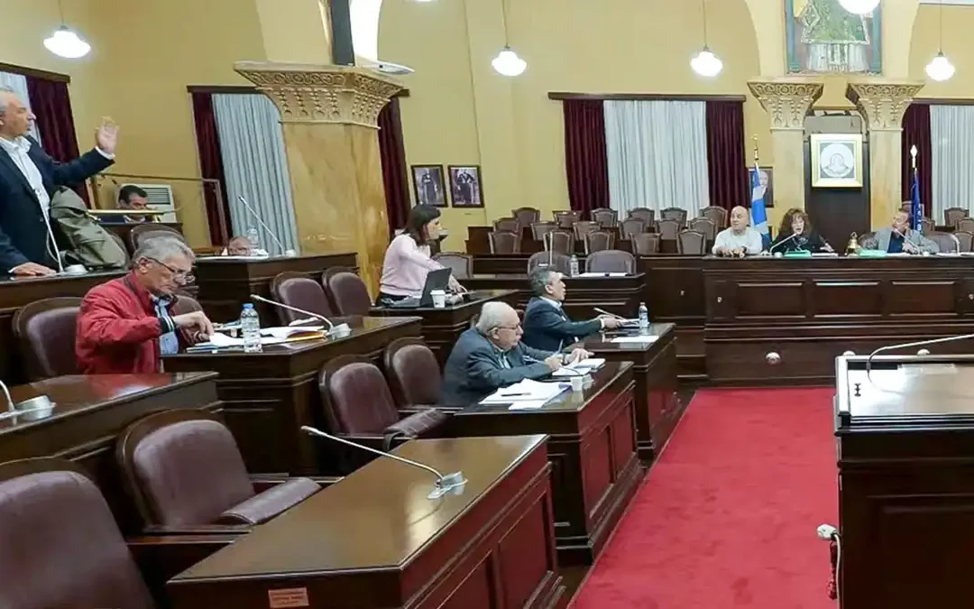 Ένταση ξανά στο δημοτικό συμβούλιο – “Αντουανέτες” και “όχλος” η αντιπολίτευση, κατά το Δήμαρχο