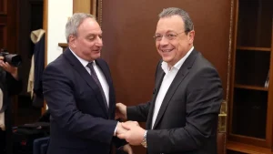 Φάμελλος: Πρωτοβουλίες για λύση στο Κυπριακό και ειρήνη στη Μέση Ανατολή