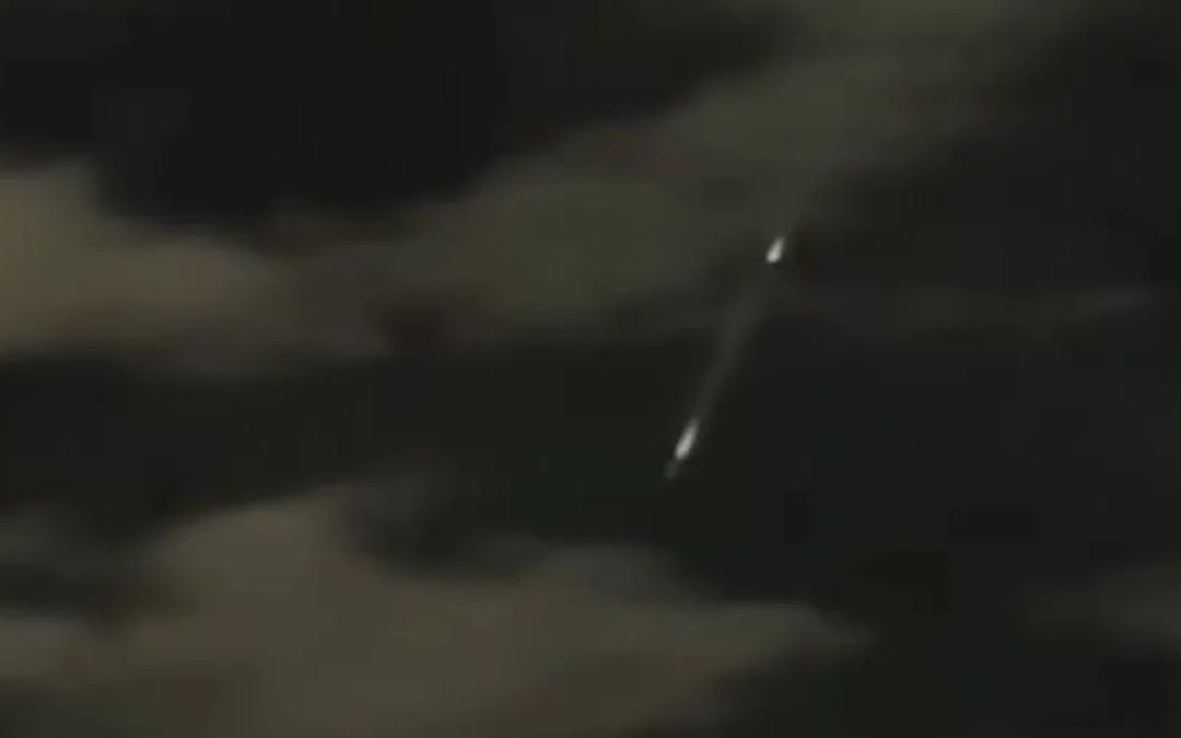 Λήμνος: Μυστηριώδη φλεγόμενα αντικείμενα στον ουρανό (βίντεο)