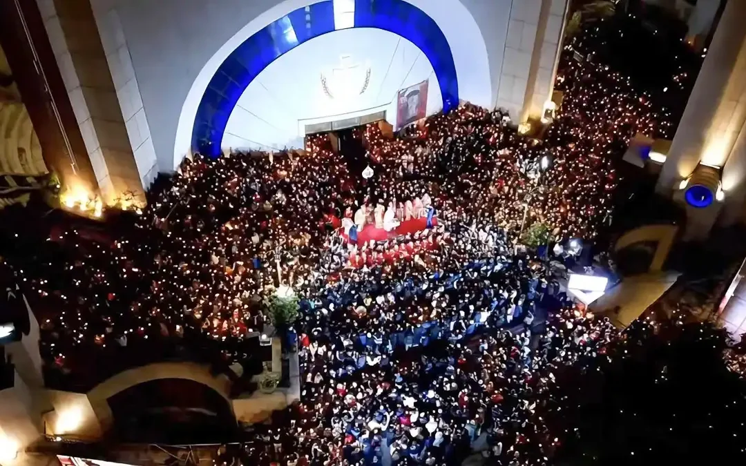 “Κρίστι Ουνγκιάλ” (Χριστός Ανέστη) ήχησε στους Ορθόδοξους ναούς της Αλβανίας