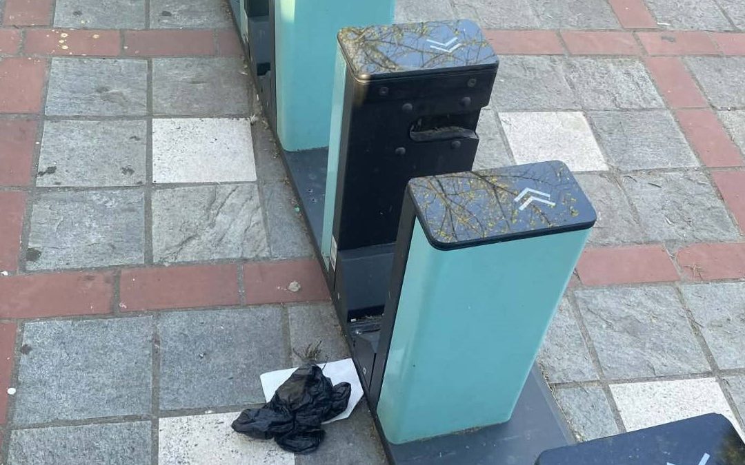 Εν αχρηστία οι σταθμοί ηλεκτρικών ποδηλάτων του Δήμου Ιωαννιτών