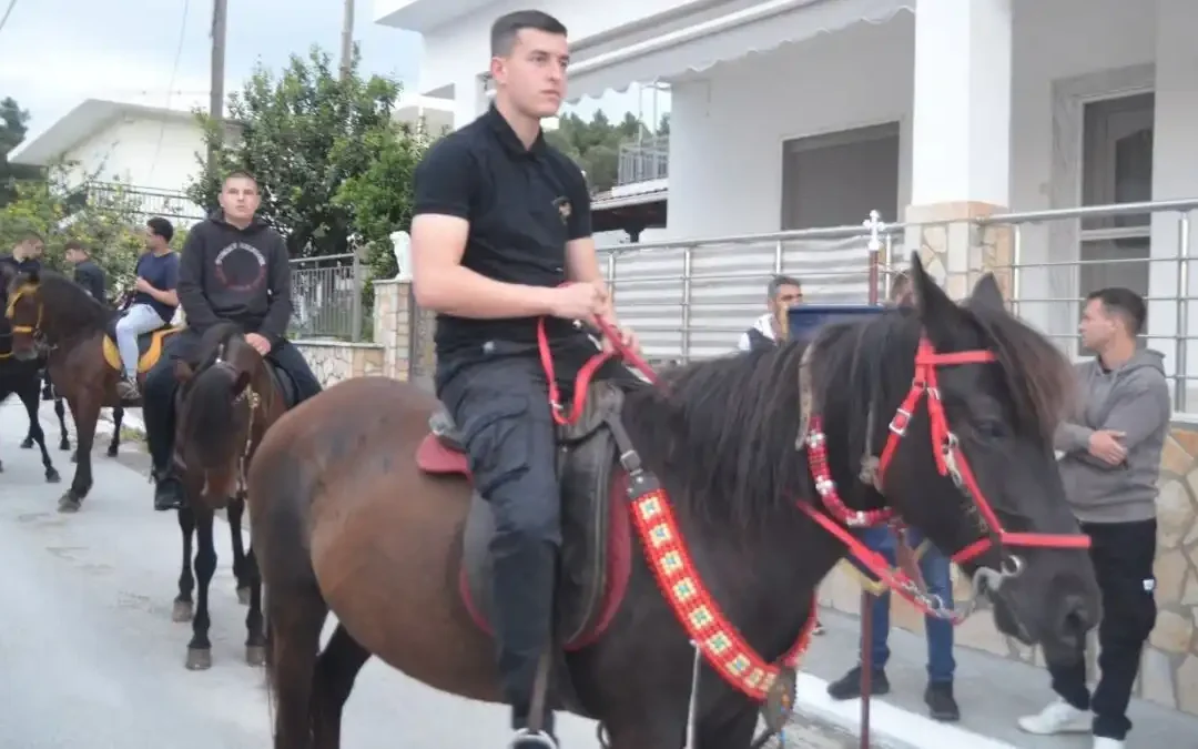 Θεσπρωτία: Η μαγευτική περιφορά του Αγίου Γεωργίου ζωντάνεψε στη Νέα Σελεύκεια