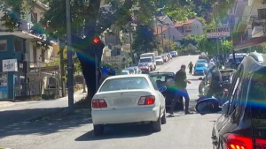Ιωάννινα: Σύγκρουση αυτοκινήτου με μηχανάκι στην οδό Β. Ηπείρου