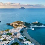 «Chios Kythira Pass 2026»: Λήγουν σήμερα (18/5) οι αιτήσεις για τα voucher των 300 και 250 ευρώ