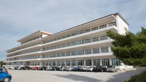 Πτώση ασανσέρ στο 414 Στρατιωτικό Νοσοκομείο με τραυματισμό εργαζομένου του ΟΣΕ
