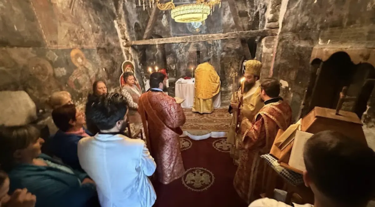 Πολλοί πιστοί το Ψυχοσάββατο στους Ορθόδοξους ναούς της Αλβανίας