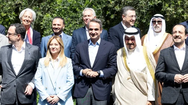 Μητσοτάκης: Διεθνείς επαφές στο Europe Gulf Forum για οικονομία και Μέση Ανατολή