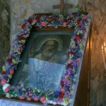 Κοσμοσυρροή στον Άγιο Αθανάσιο Πέρδικας – Ιερούργησε ο Μητροπολίτης Σεραπίων