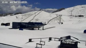 Χιόνια στο Anilio Park – Λευκό τοπίο στην καρδιά της άνοιξης