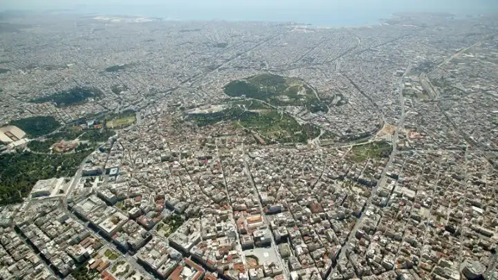 Κάτι βρωμάει… στην Αττική