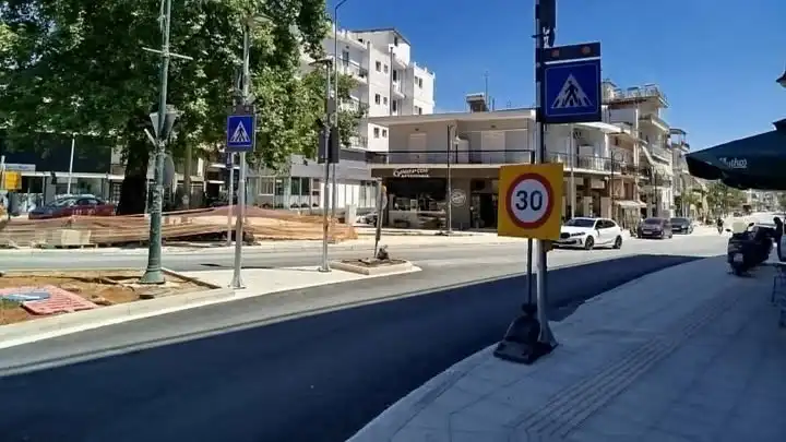 Πρέβεζα: Τοποθετήθηκαν έξυπνες διαβάσεις πεζών στον κόμβο του Φόρου