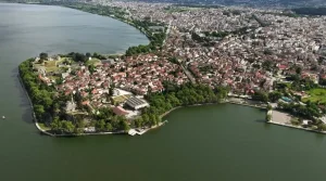 Ιωάννινα: Αντιδράσεις δημοτικών υπαλλήλων για μετατάξεις και υποχρεωτικές αποσπάσεις στη Δ.Ε.Υ.Α.