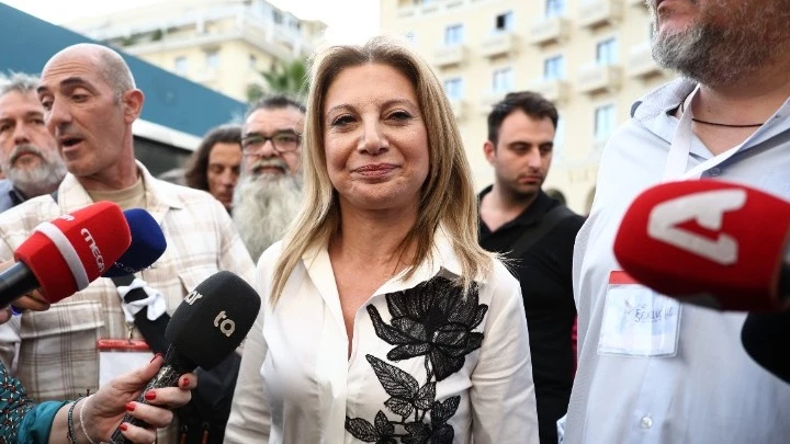 Μ. Καρυστιανού: Κατέθεσε την ιδρυτική διακήρυξη του κόμματός της στον Άρειο Πάγο (βίντεο)