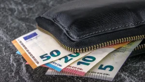Ιωάννινα: Συνελήφθη για κλοπή 150 ευρώ από σπίτι φιλικού του προσώπου