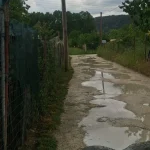 Δρόμος-ντροπή στον Παλαιόμυλο Κατσικά: Οι λακκούβες έγιναν… πισίνες και οι κάτοικοι μετρούν μόνο υποσχέσεις