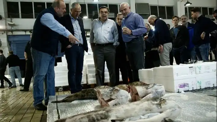 Πρόγραμμα 16 εκατ. ευρώ για την αλιεία ανακοίνωσε από την Ιχθυόσκαλα ο Μ. Σχοινάς (βίντεο)